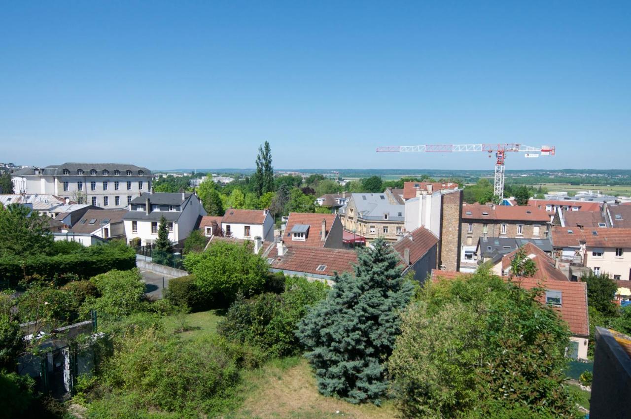 Appart'Hotel Versailles Saint Cyr L'Ecole - Gare Sncf A 100M Et Parking Prive Εξωτερικό φωτογραφία