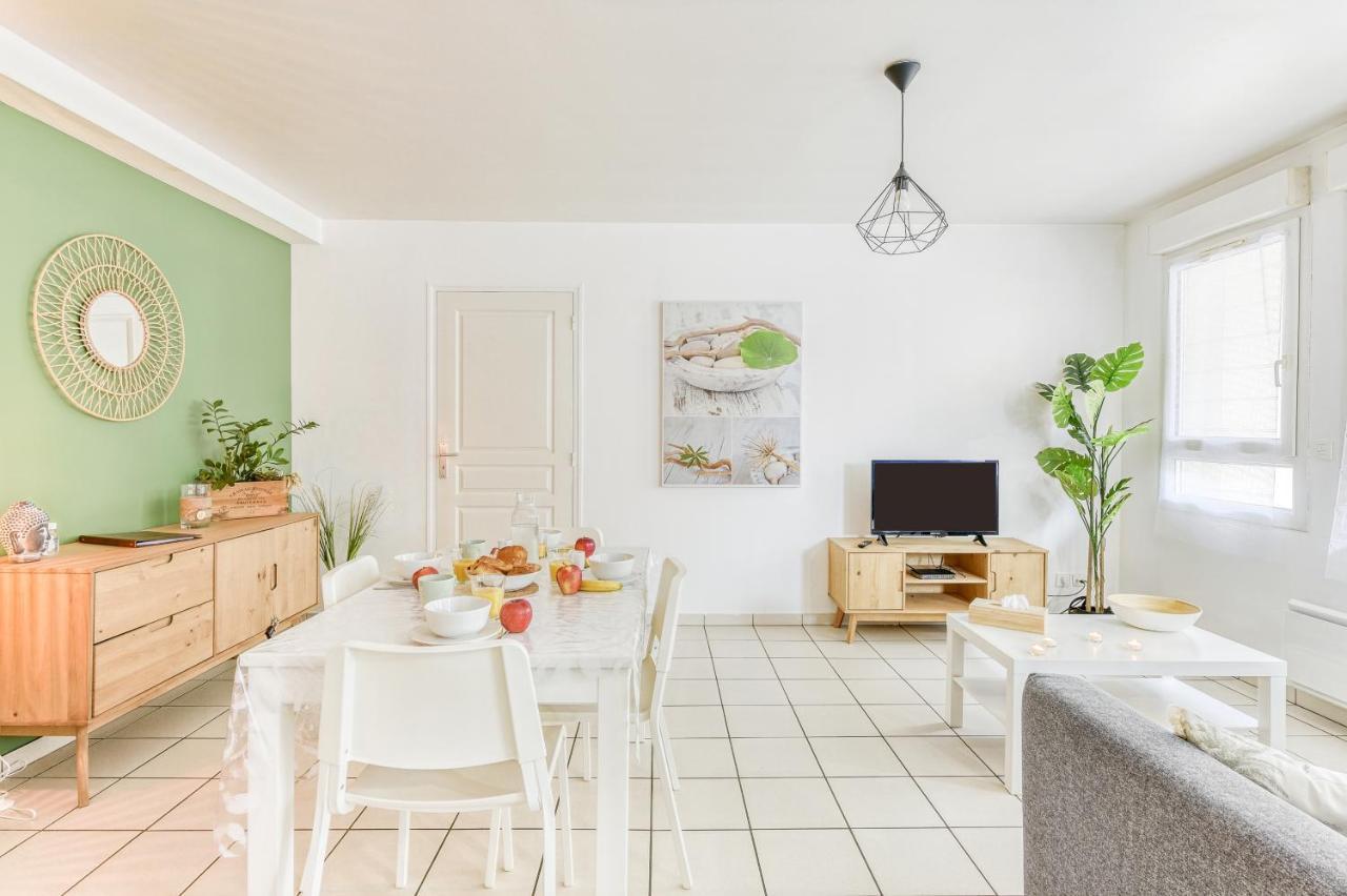 Appart'Hotel Versailles Saint Cyr L'Ecole - Gare Sncf A 100M Et Parking Prive Εξωτερικό φωτογραφία