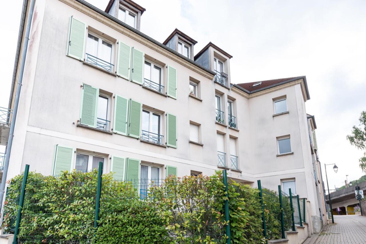 Appart'Hotel Versailles Saint Cyr L'Ecole - Gare Sncf A 100M Et Parking Prive Εξωτερικό φωτογραφία
