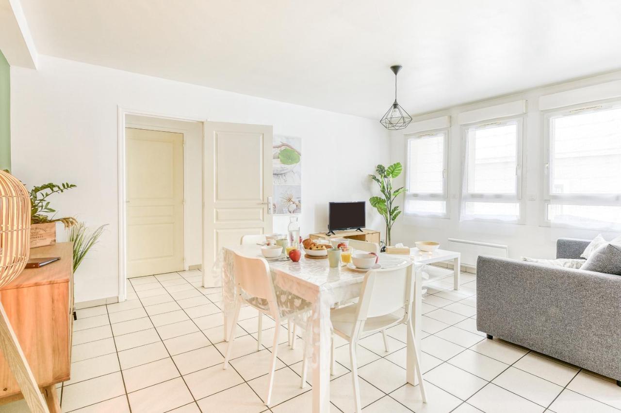 Appart'Hotel Versailles Saint Cyr L'Ecole - Gare Sncf A 100M Et Parking Prive Εξωτερικό φωτογραφία