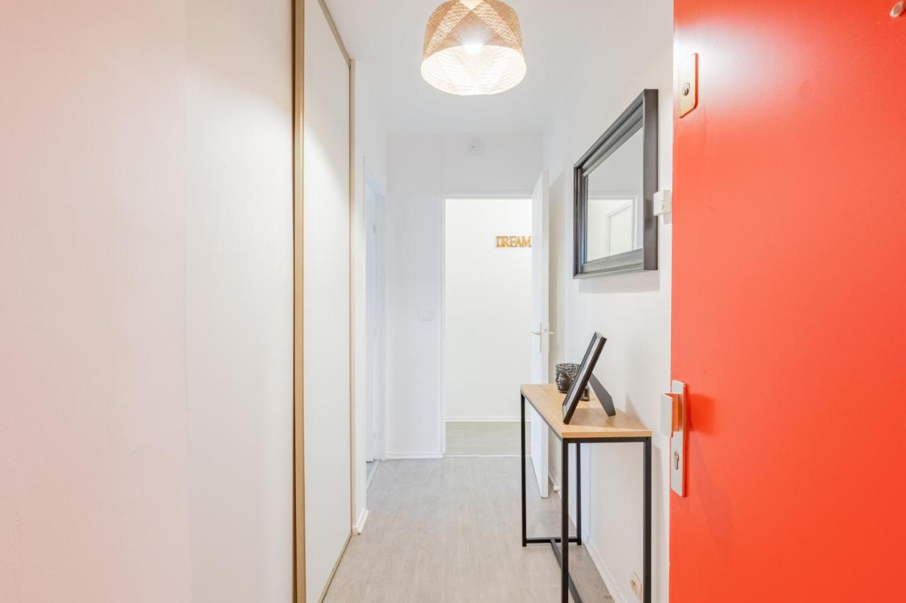 Appart'Hotel Versailles Saint Cyr L'Ecole - Gare Sncf A 100M Et Parking Prive Εξωτερικό φωτογραφία