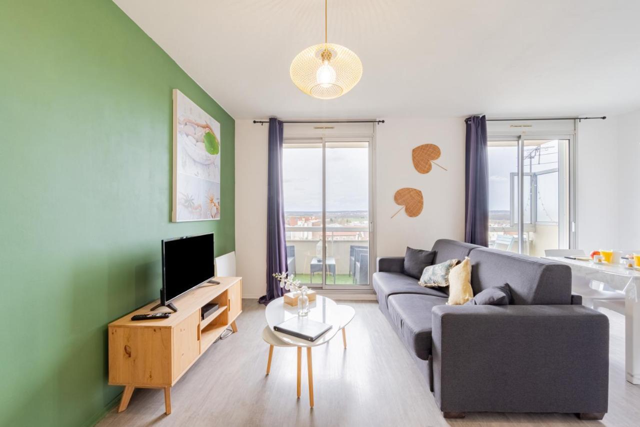 Appart'Hotel Versailles Saint Cyr L'Ecole - Gare Sncf A 100M Et Parking Prive Εξωτερικό φωτογραφία