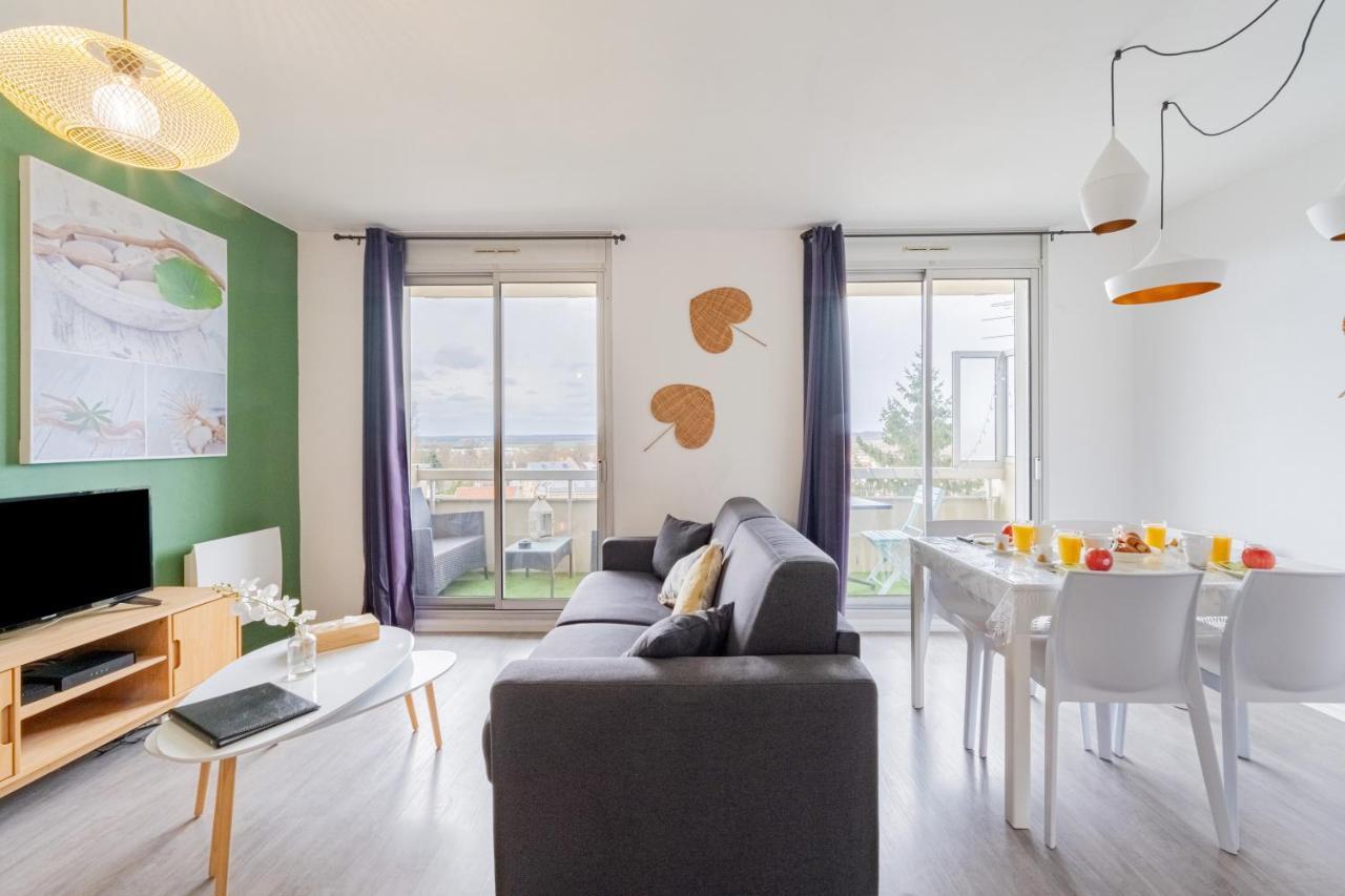 Appart'Hotel Versailles Saint Cyr L'Ecole - Gare Sncf A 100M Et Parking Prive Εξωτερικό φωτογραφία